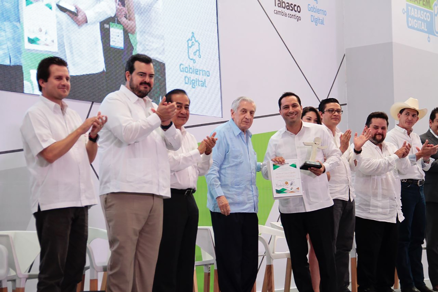 Mérida recibe reconocimiento por avance tecnológico