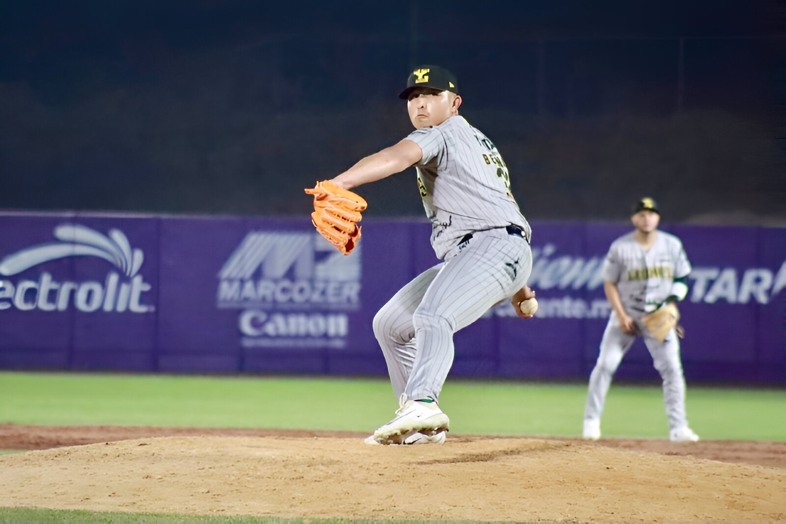 El novato Bernal, ante Veracruz al arrancar la serie en el Kukulcán