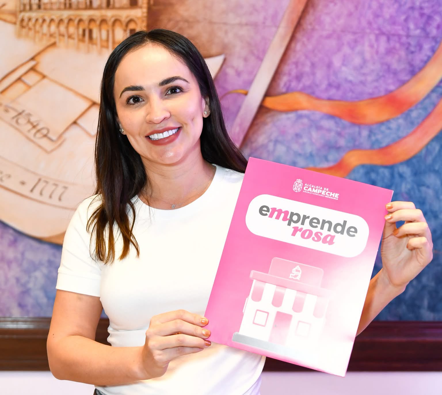 Alcaldía de Campeche entrega 130 microcréditos del Programa Emprende Rosa