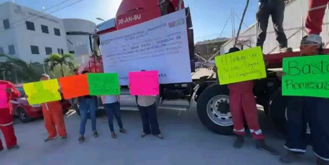 Carmen: Trabajadores bloquean acceso a Blue Marine por falta de pago