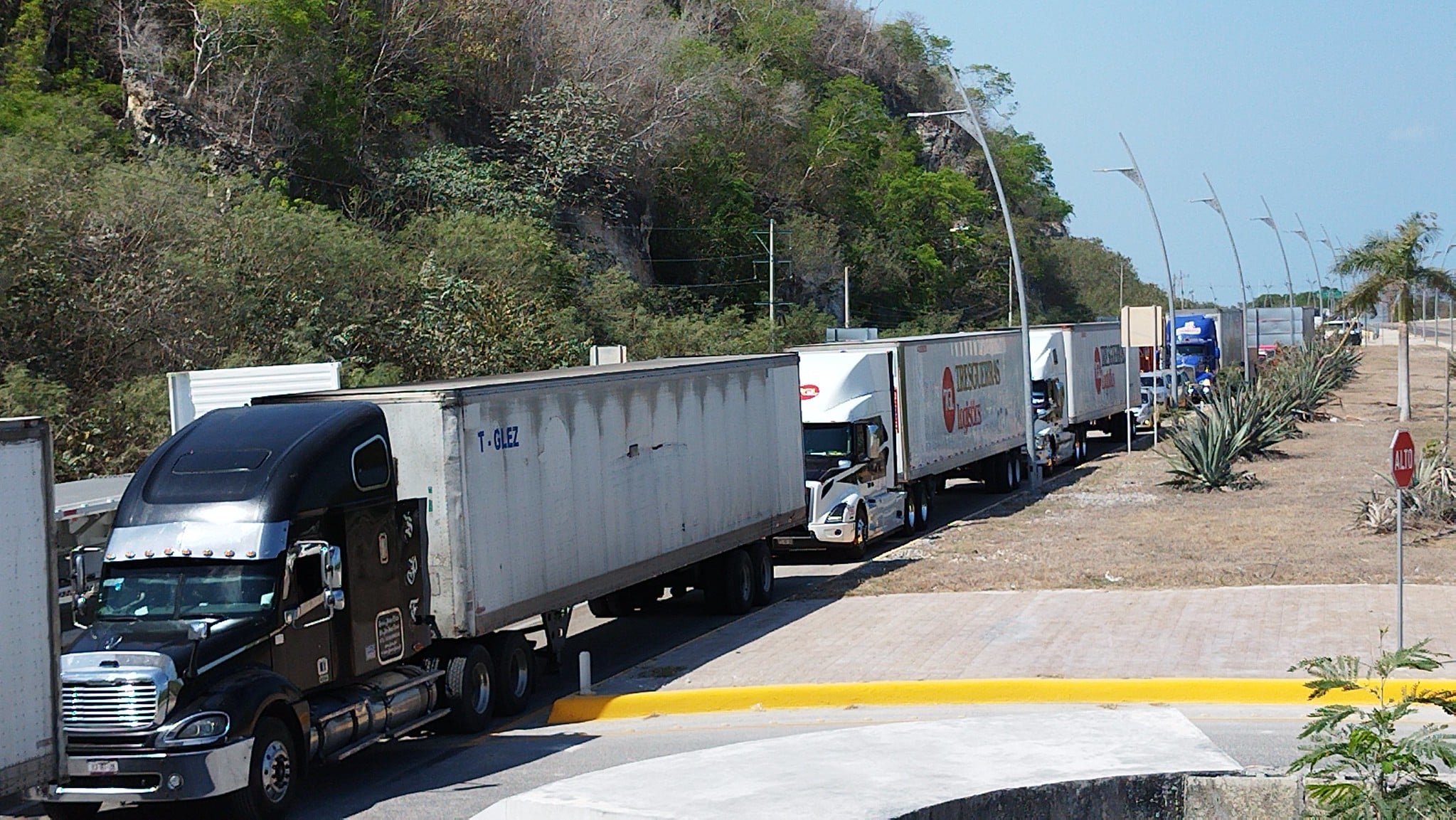 Transportistas de Campeche no se unen al paro por la seguridad en carreteras mexicanas
