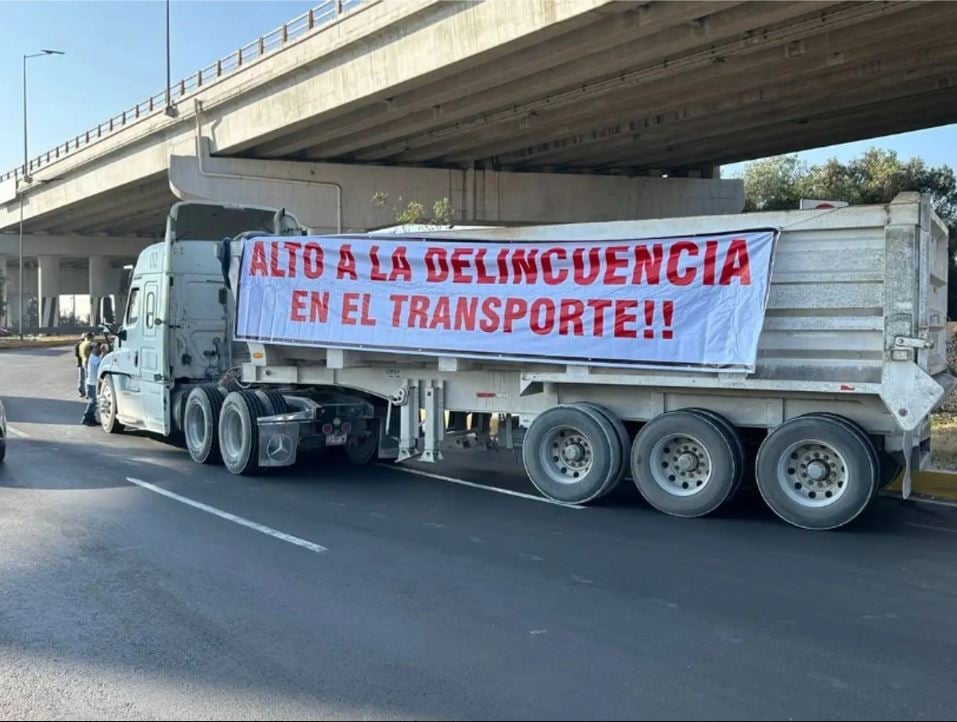 Gobierno y transportistas pactan el fin de los bloqueos tras maratónica negociación