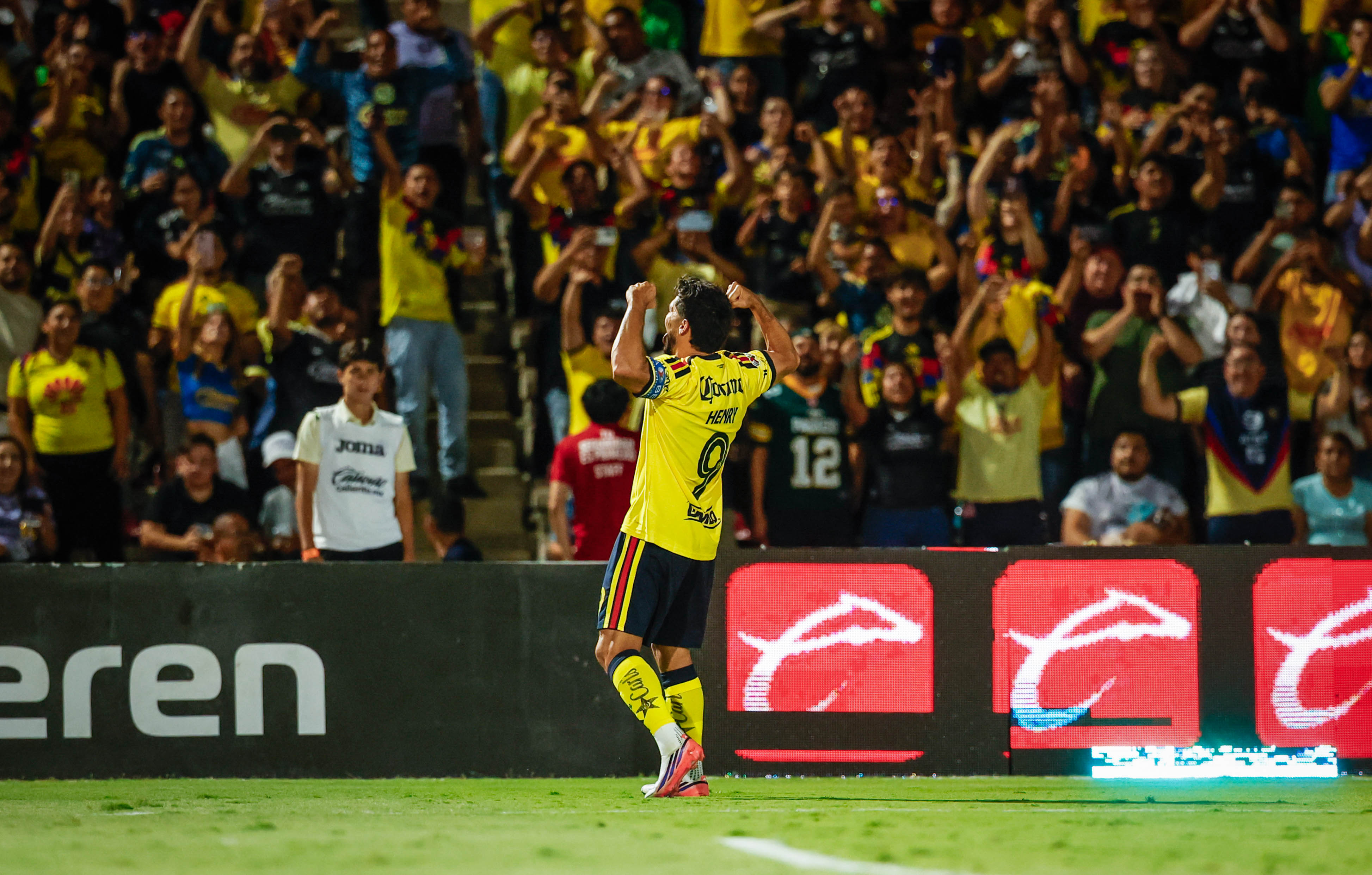 Con doblete de Henry Martín, el América supera 2-1 a Juárez y consolida su liderato en la Liga Mx