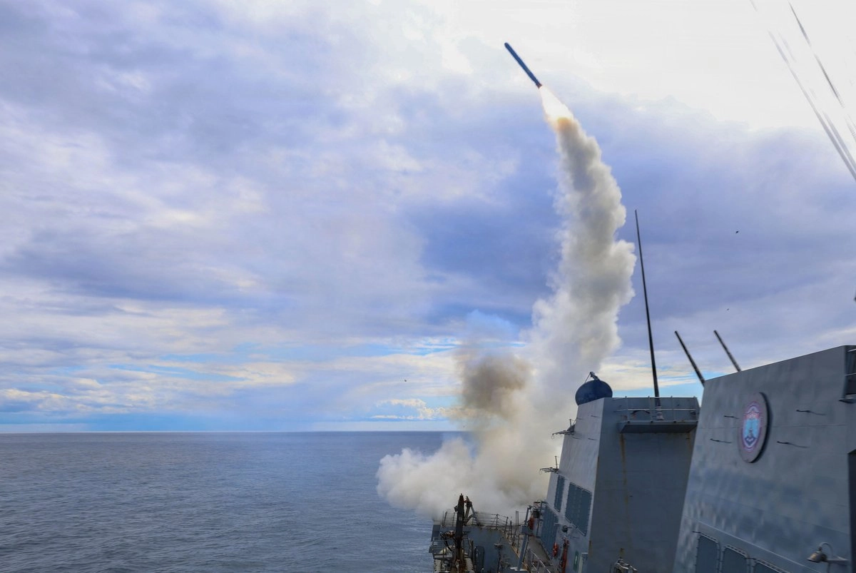 Bombardeo de Estados Unidos sobre Irán deja un muerto y cuatro heridos, reportan autoridades
