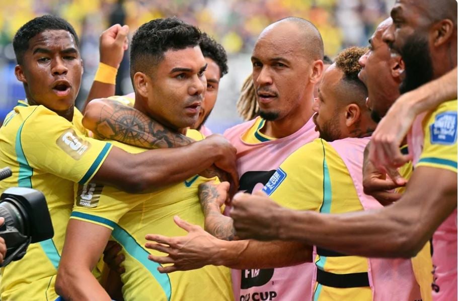 Brasil evita la sorpresa con un gol de Martinelli al minuto 96 y avanza a octavos