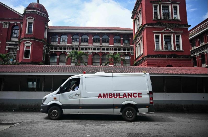 Ataque aéreo militar contra monasterio budista de Myanmar deja 14 muertos