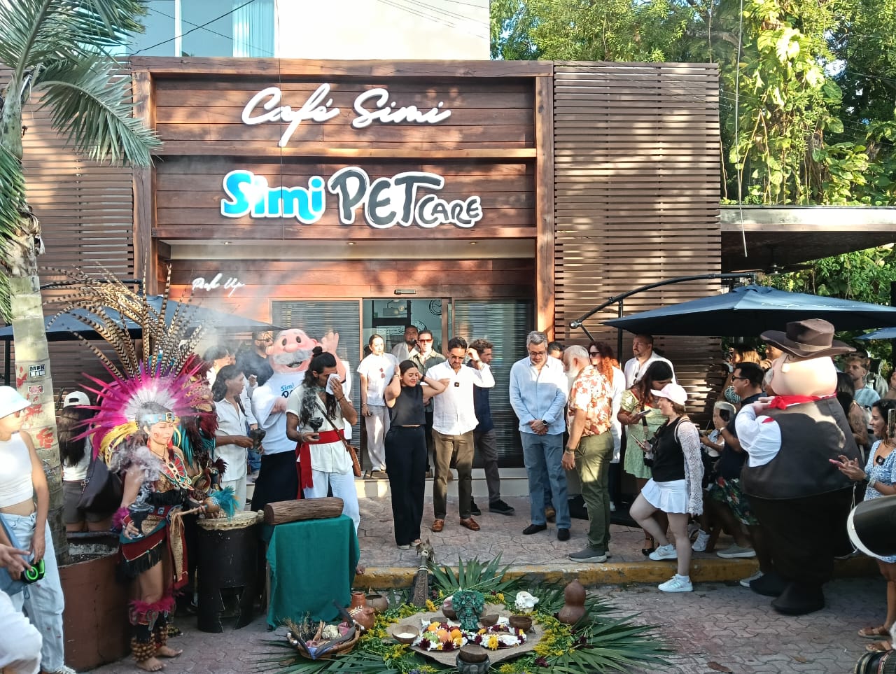 Invierte Dr. Simi con Simipets y cafeterías en Quintana Roo