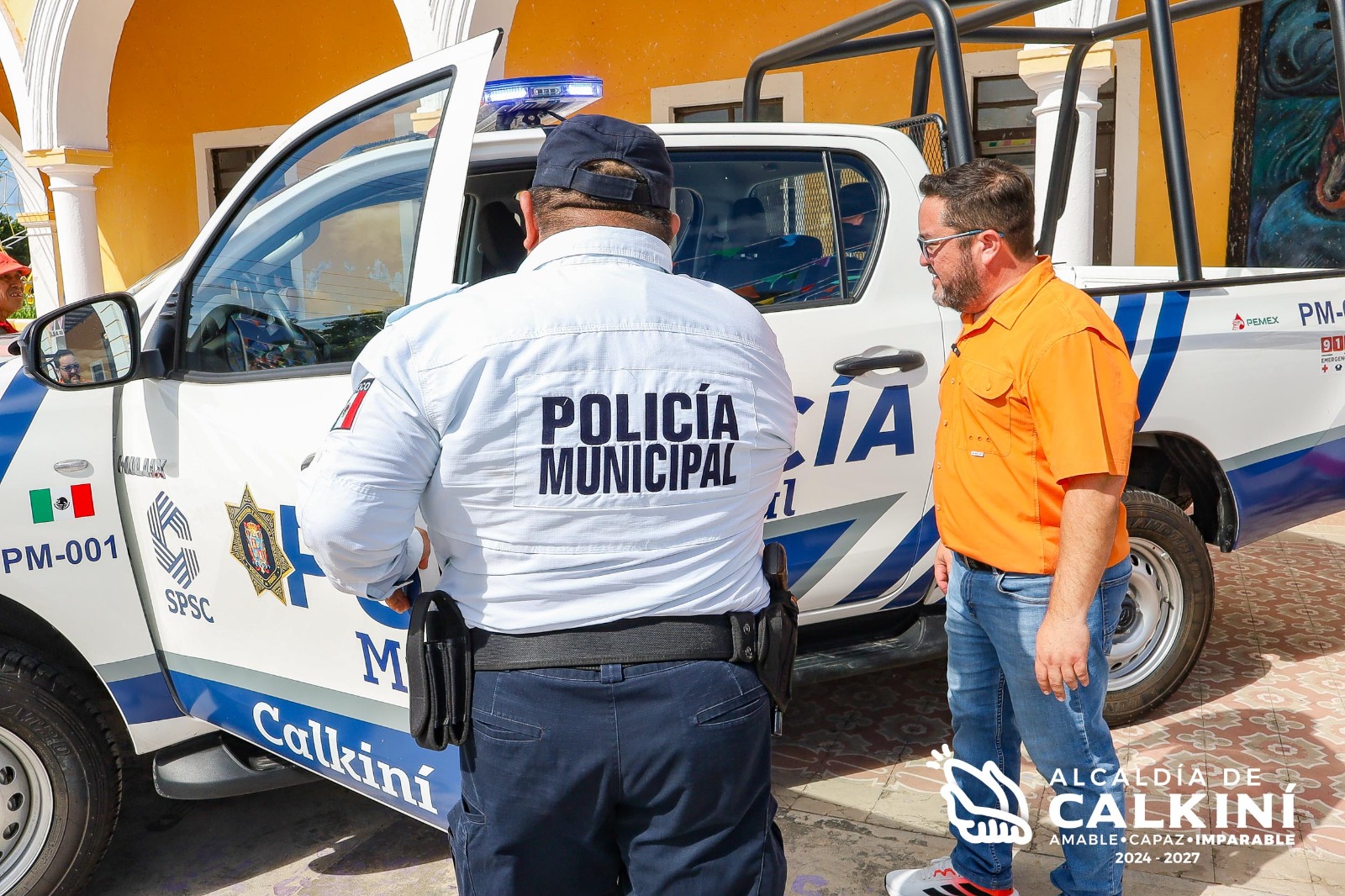 Entregan tres patrullas nuevas en Calkiní; van seis en menos de tres meses