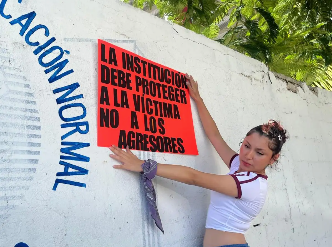 Protestan en Cancún por agresión sexual contra estudiante de centro normalista