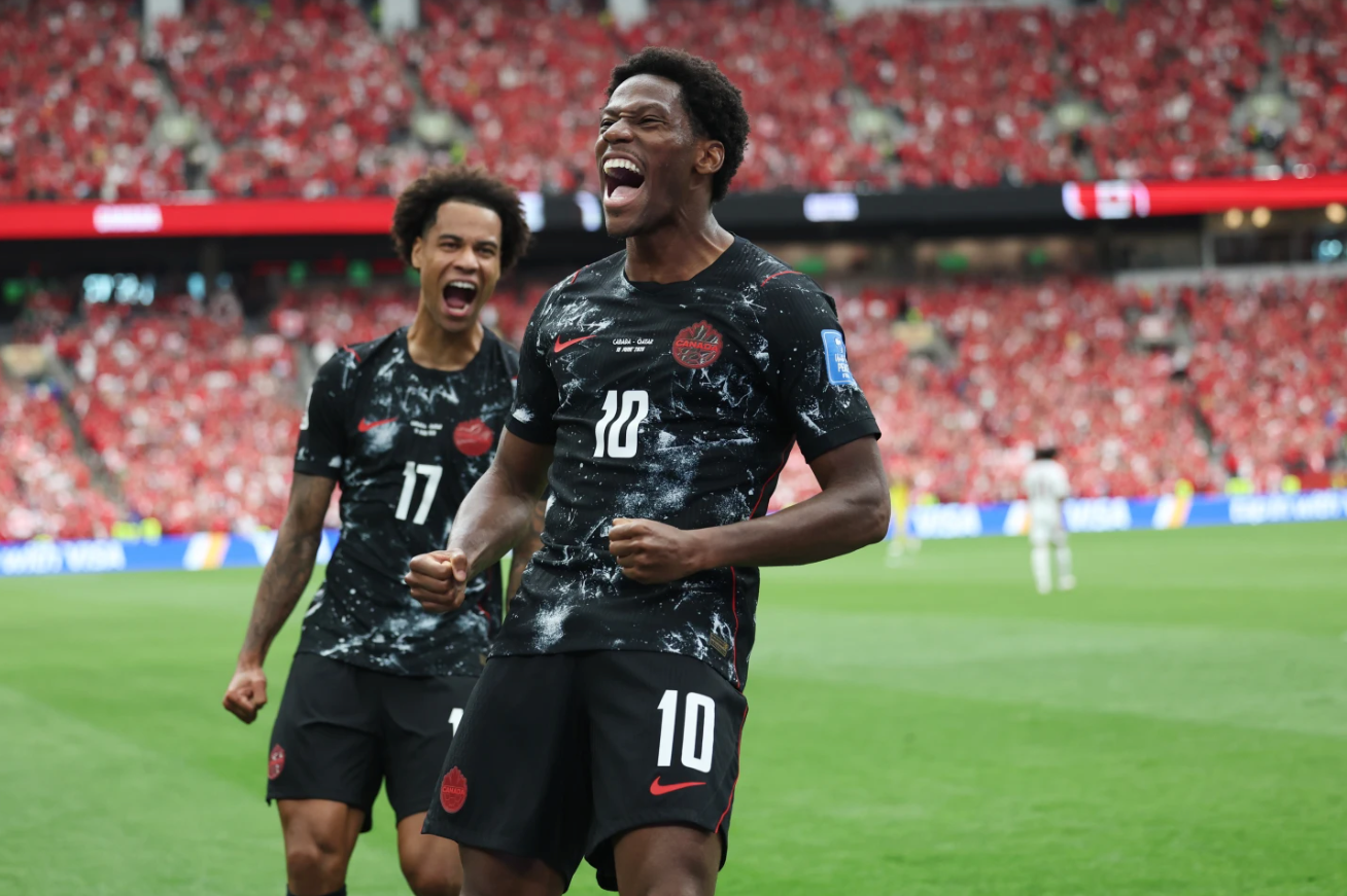 El triplete de Jonathan David impulsa a Canadá a su primera victoria en un Mundial: vence 6-0 a Qatar