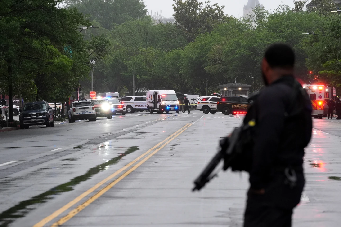 Sospechoso muere tras tiroteo en puesto de seguridad de la Casa Blanca, dice Servicio Secreto