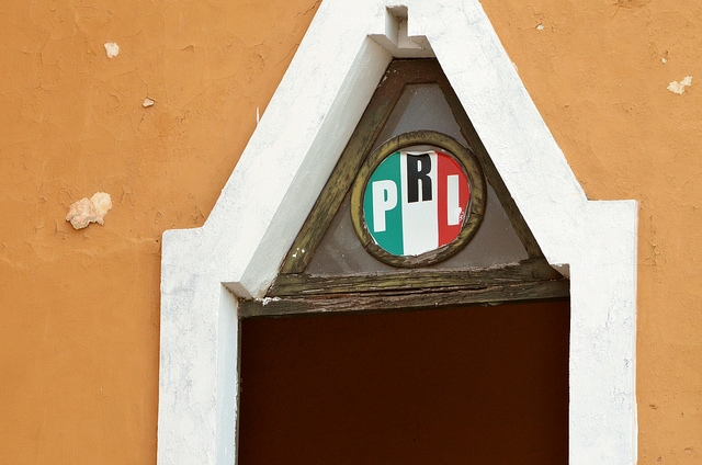 Priístas esperan el humo blanco de La Casa del Pueblo