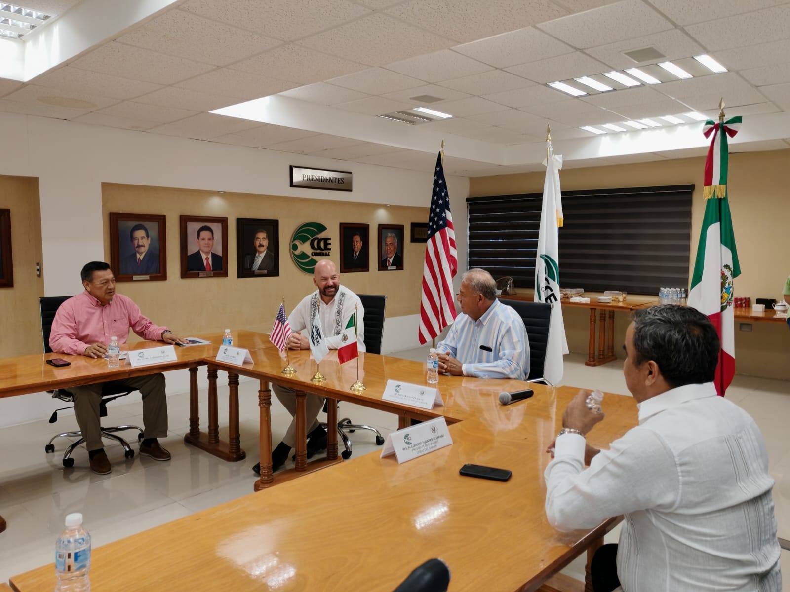 Empresarios de Carmen se reúnen con cónsul de Estados Unidos