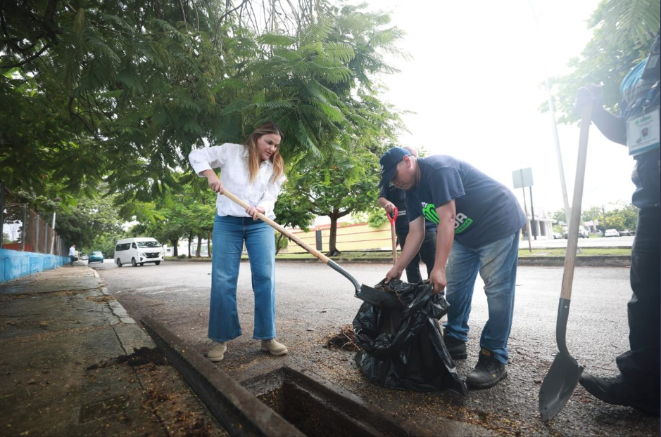 Más de mil colaboradores participan en operativo de prevención ante lluvias por Isaías en Mérida