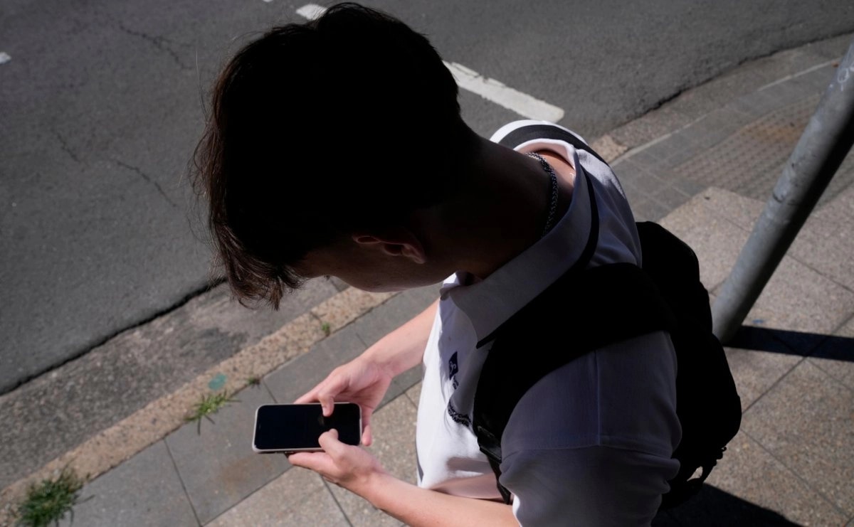 Publican en el 'DOF' restricción de celulares en escuelas de México: Esto dice el decreto