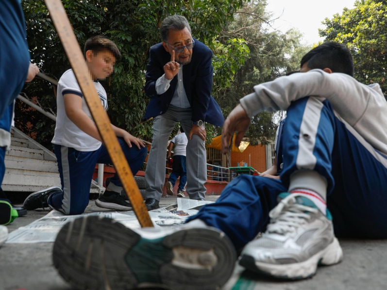 Más de 80 por ciento de los maestros, a favor de regular uso de celulares en las escuelas