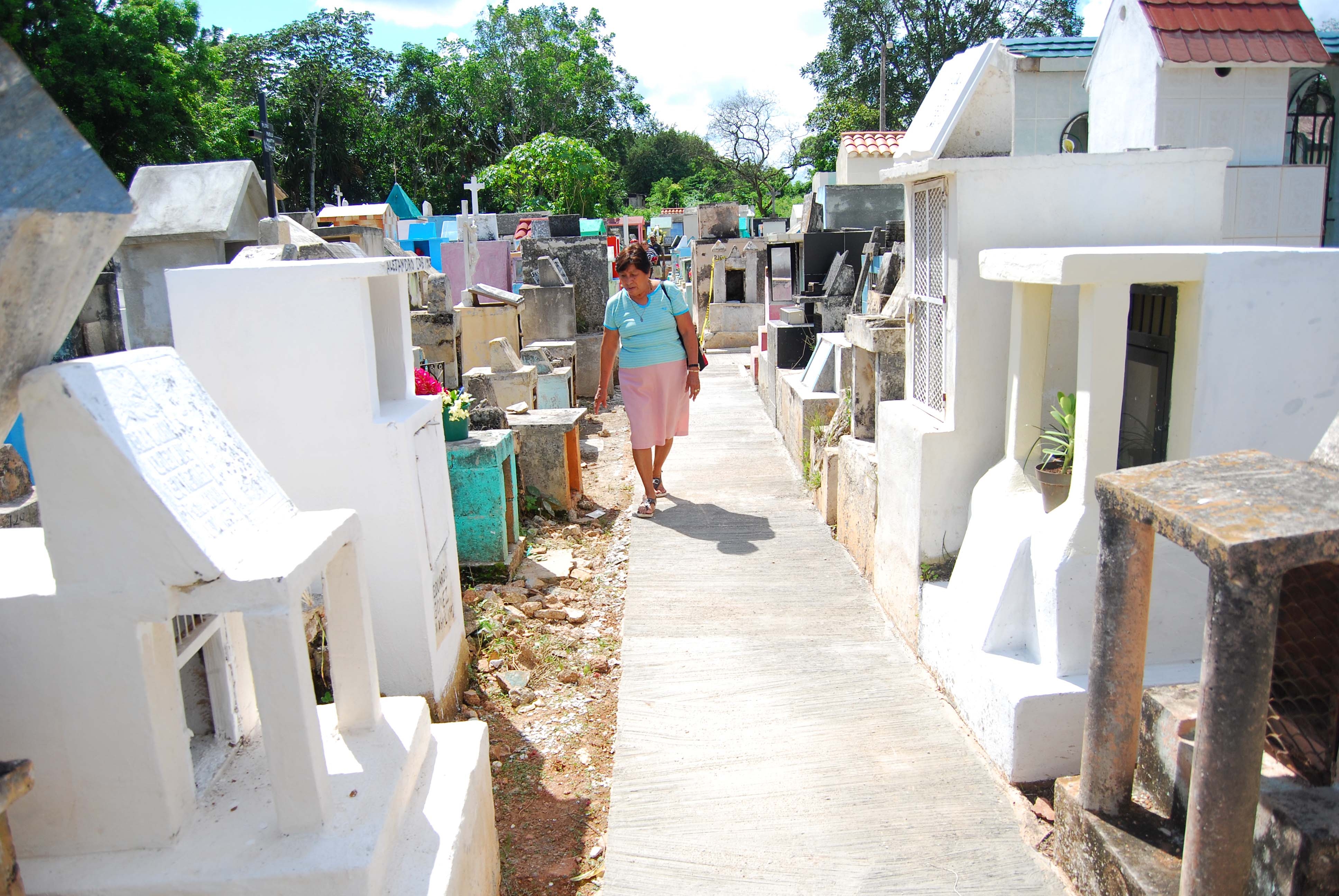 Cementerio de Peto amplía horario por Día de Muertos