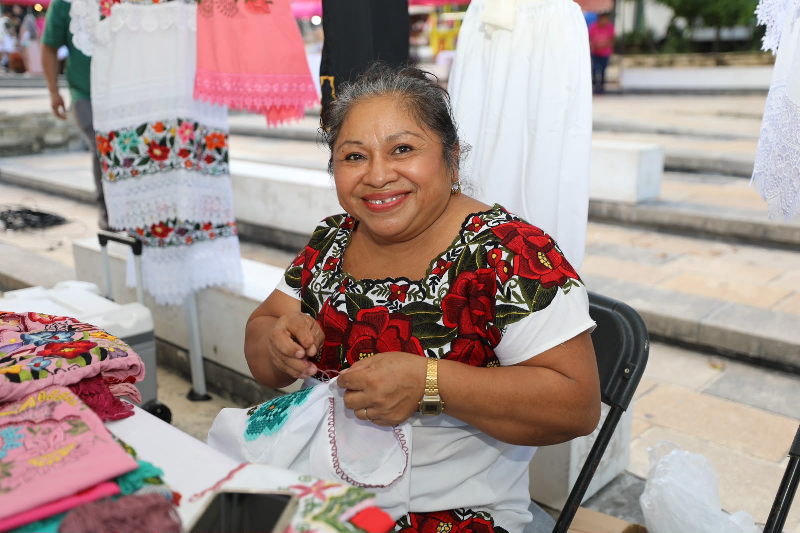 Impulsan venta de artesanías quintanarroenses con nuevas carretas en Playa del Carmen