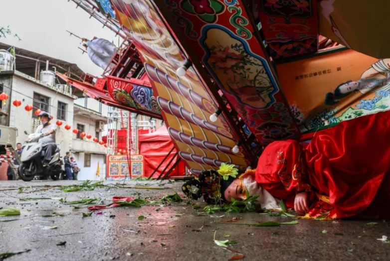 El tifón 'Champi' deja sin electricidad a miles de personas en Taiwán