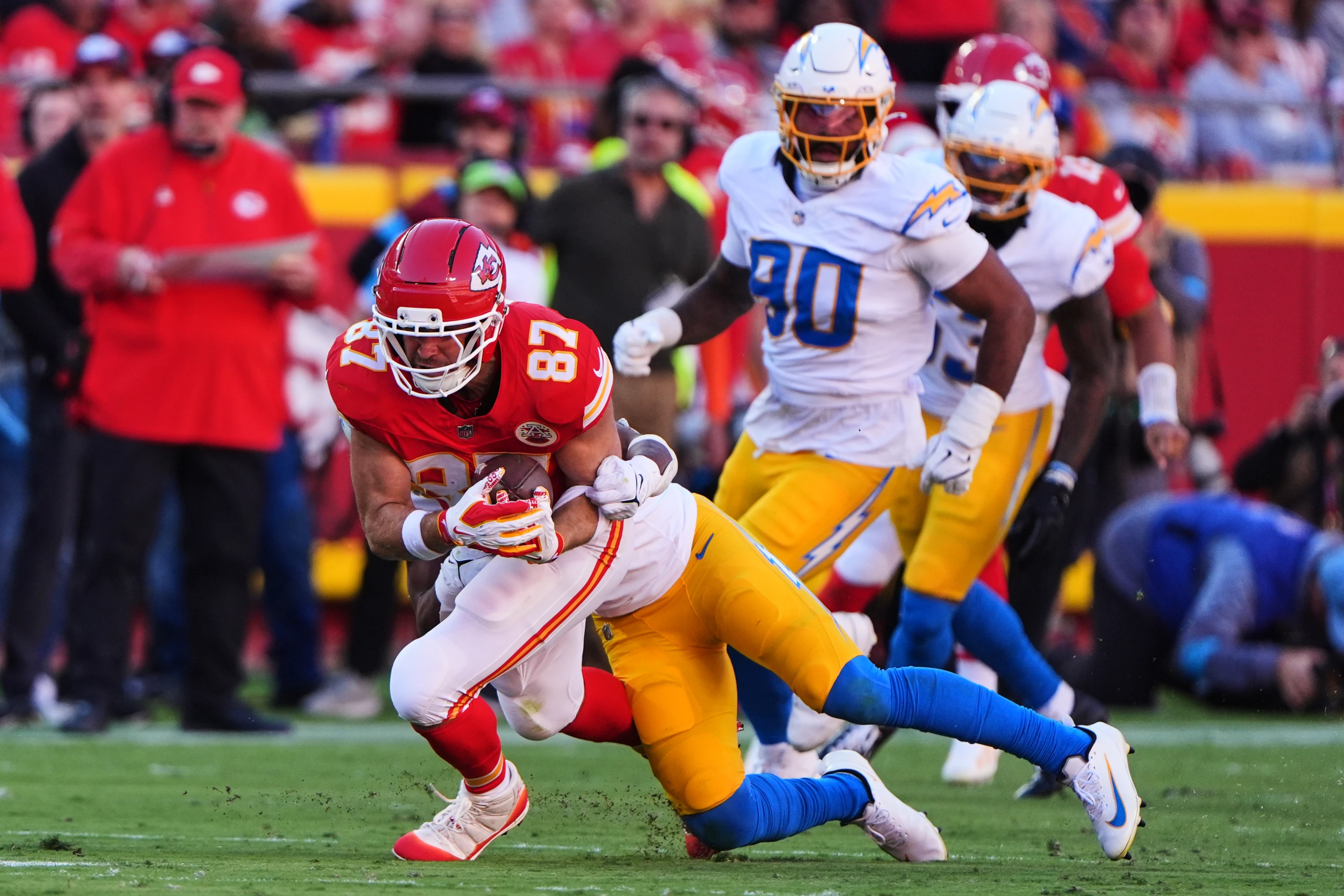Los Jefes mantienen el invicto; Walker acaba con los Cargadores, 22-6