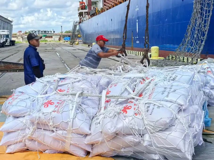 Cuba recibe primer cargamento de 15 mil toneladas de arroz donado por China