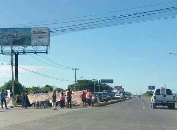 Protesta de vecinos de Cholul