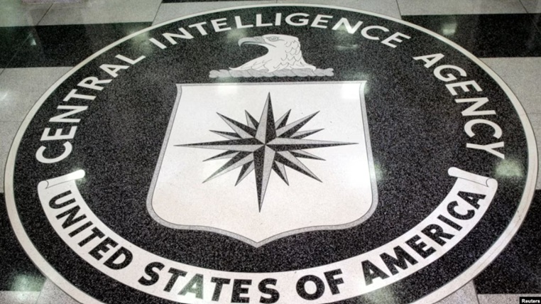 Detrás de la derecha, la CIA
