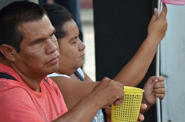 Personas con discapacidad visual encuentran en la música un empleo