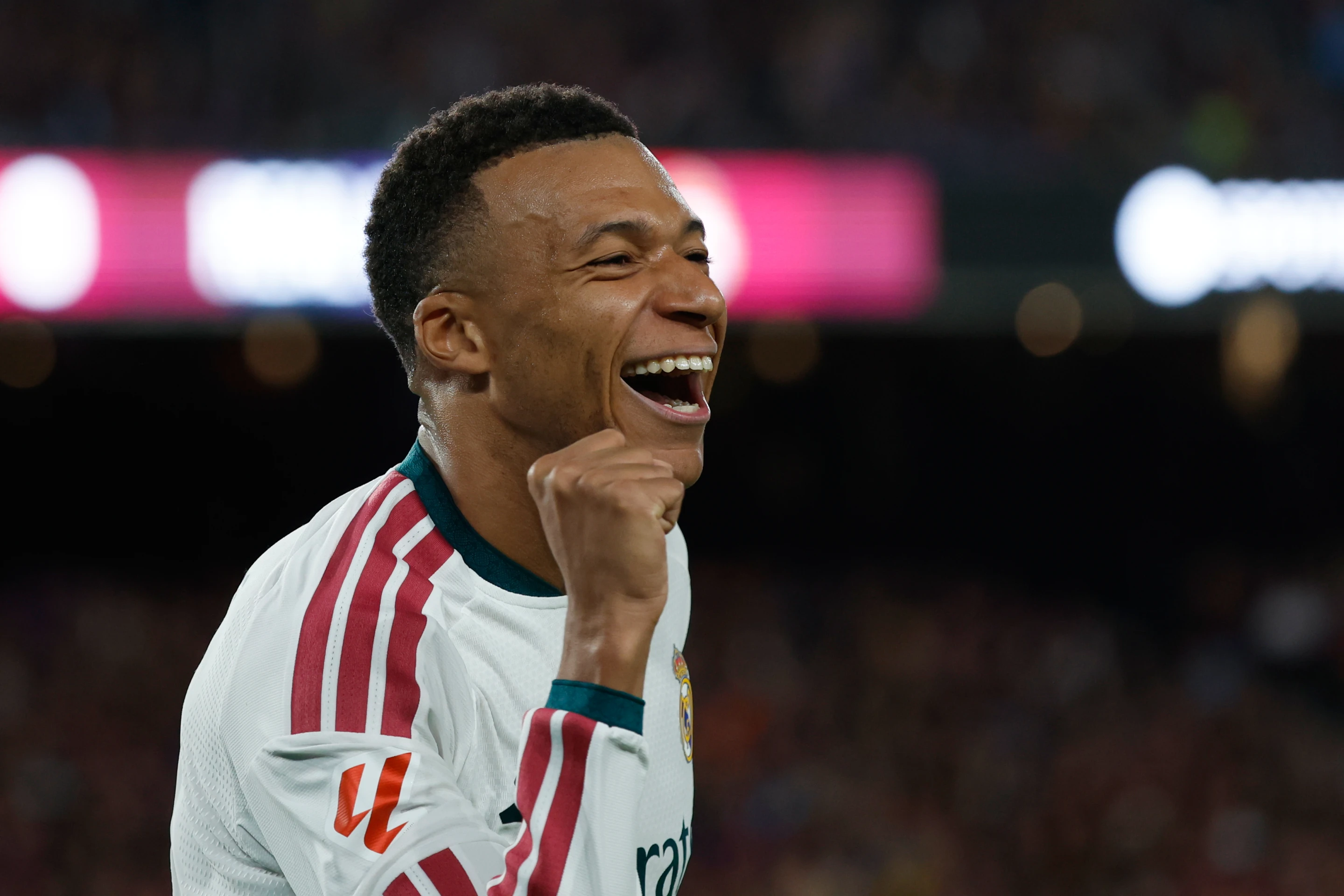 Doblete de Mbappé le da la victoria al Real Madrid frente al Barcelona: 2-1 