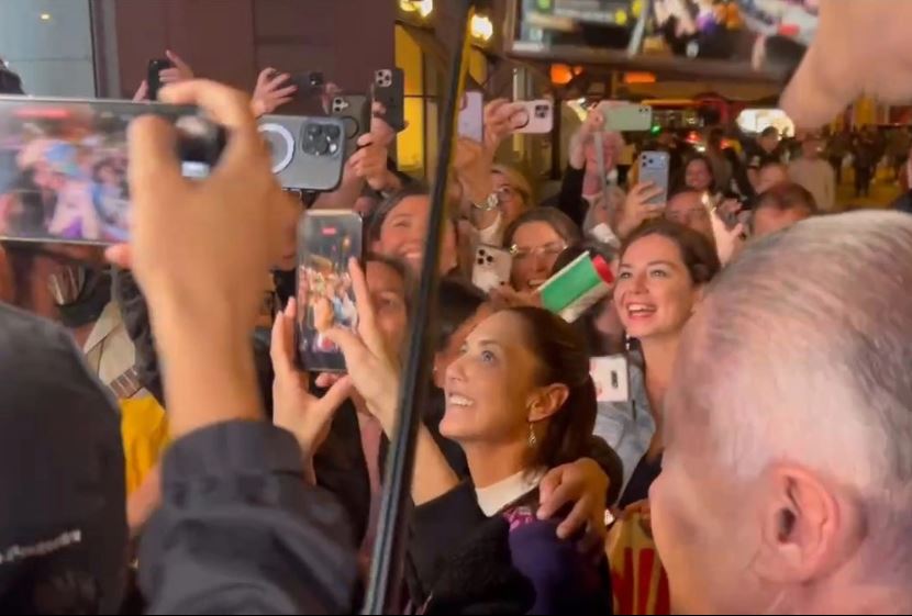 Sheinbaum llega a Barcelona entre aplausos y respaldo de mexicanos en el extranjero