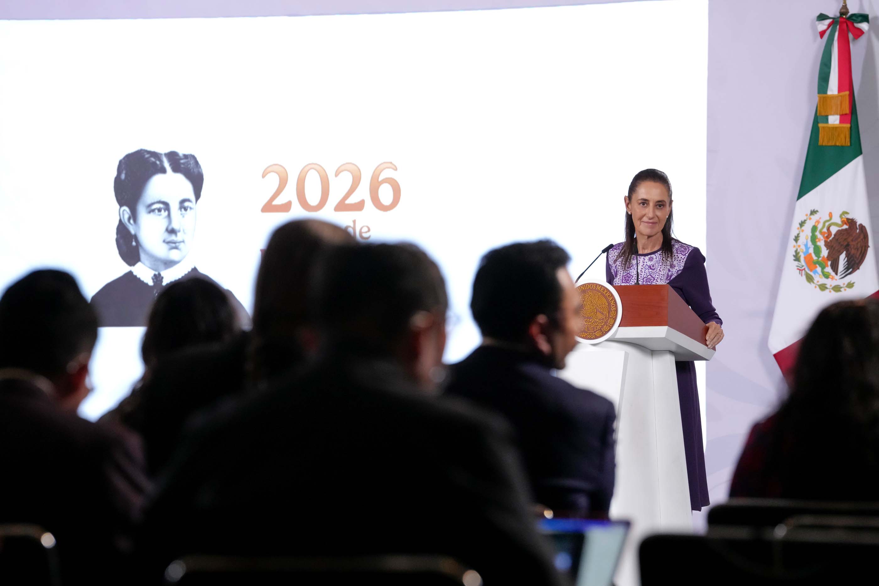 Sheinbaum advierte doble discurso de la DEA: reconoce a Harfuch pero reitera acusaciones sobre narcotráfico