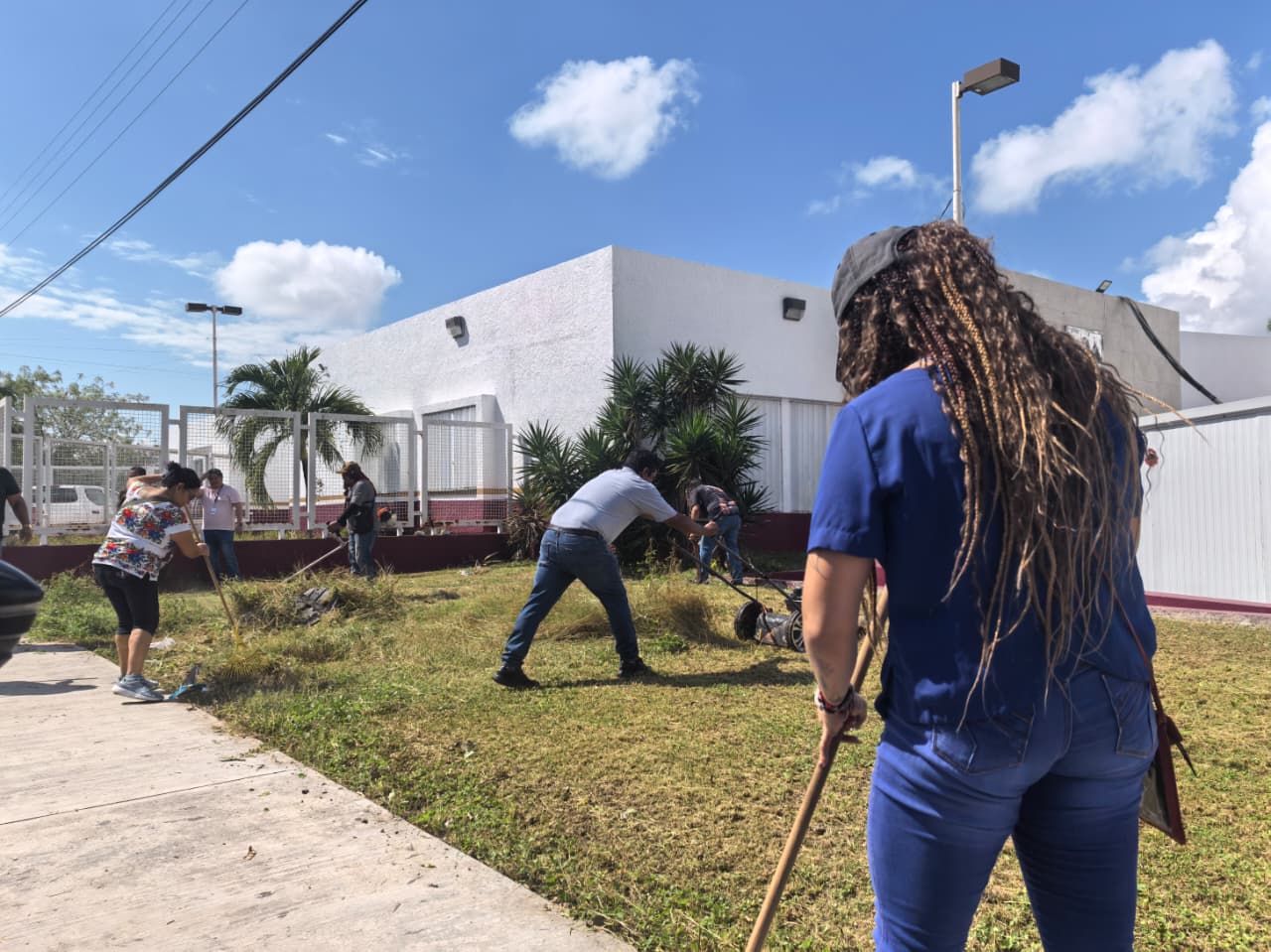 ISSSTE mejora instalaciones de la CLIDDA Chetumal con jornada ''Tequio Elena Arizmendi''