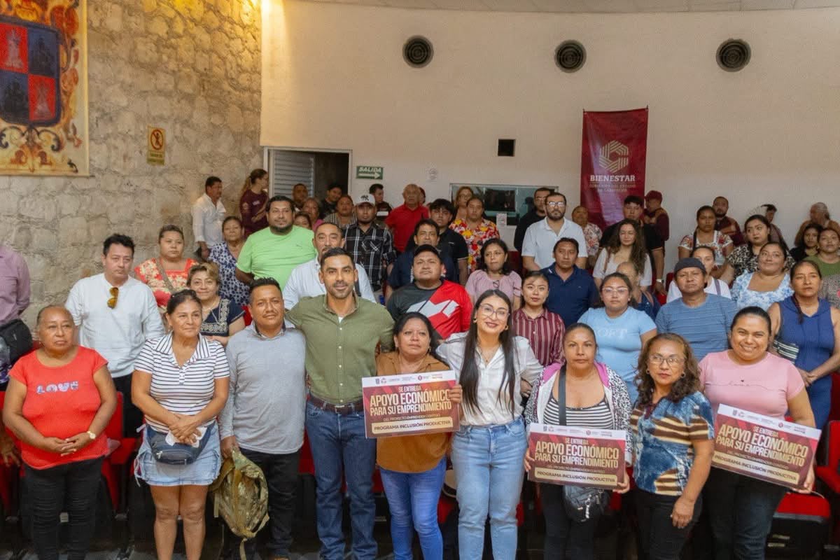 Entregan apoyos a emprendedores de Campeche