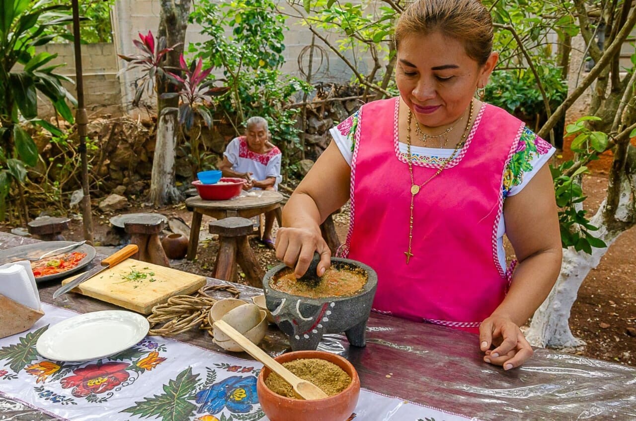 Mujeres jóvenes buscan rescatar la cocina tradicional yucateca