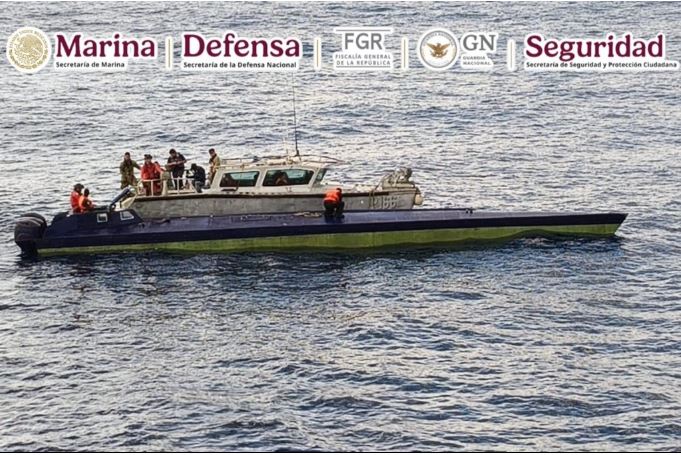 Interceptan semisumergible con cuatro toneladas de cocaína frente a Colima