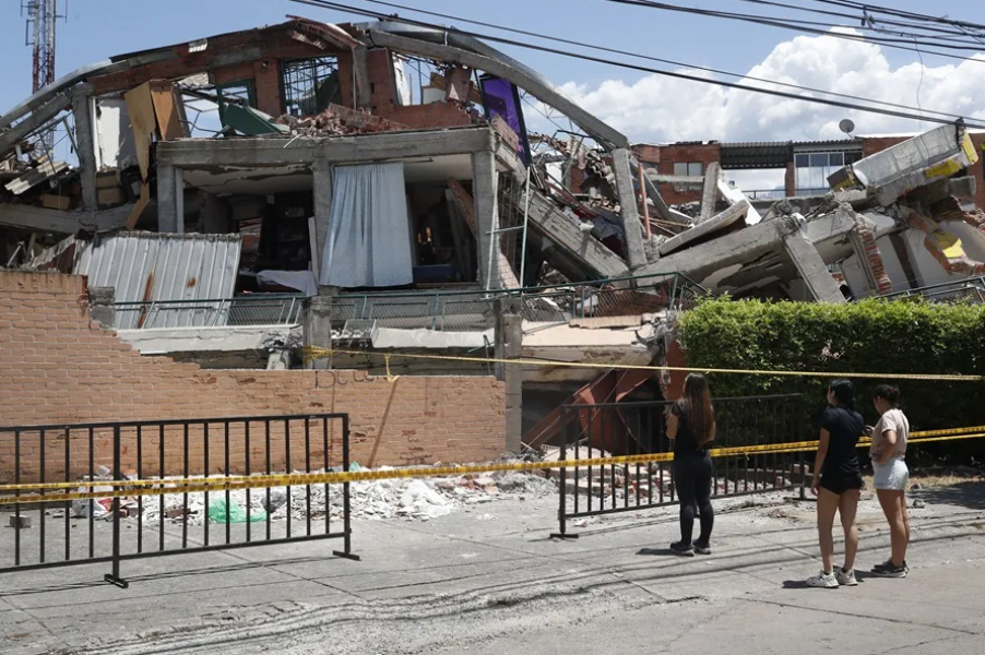 Sube a 288 el número de fallecidos y baja a 202 el de desaparecidos por terremoto en Colombia