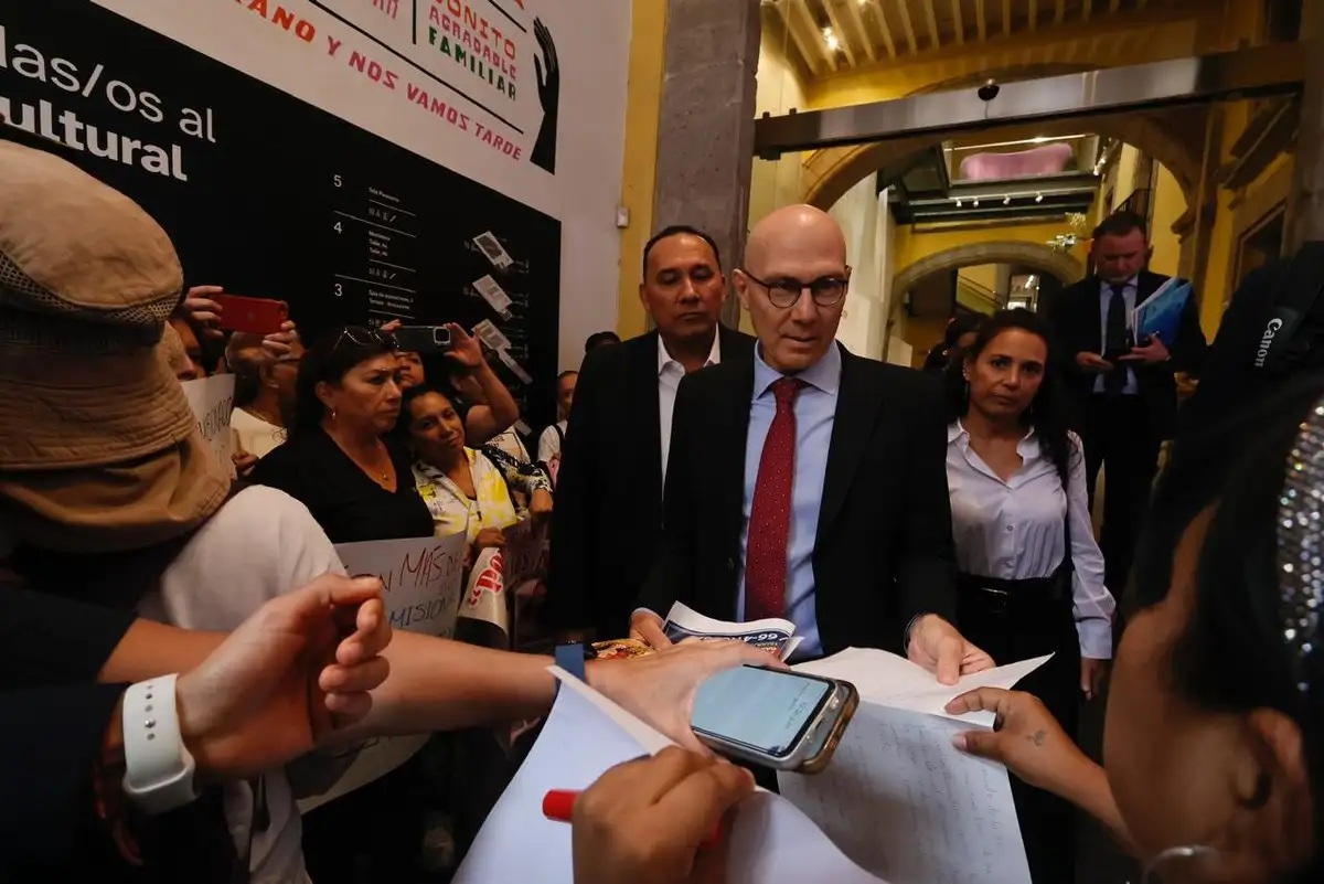 Alto comisionado de ONU-DH conoce del caso Ayotzinapa en reunión con víctimas de diversas violencias