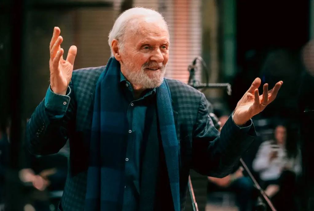 Anthony Hopkins firma un contrato discográfico como compositor