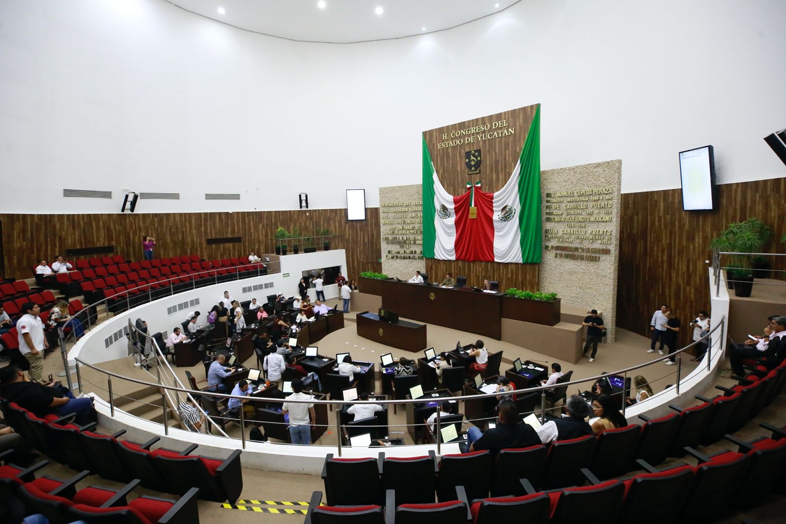 8M: Proponen iniciativa para implementar pensión prenatal en Yucatán 