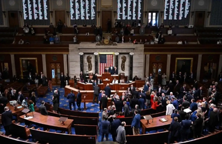 Legisladores demócratas de EU proponen ley para impedir una guerra contra México