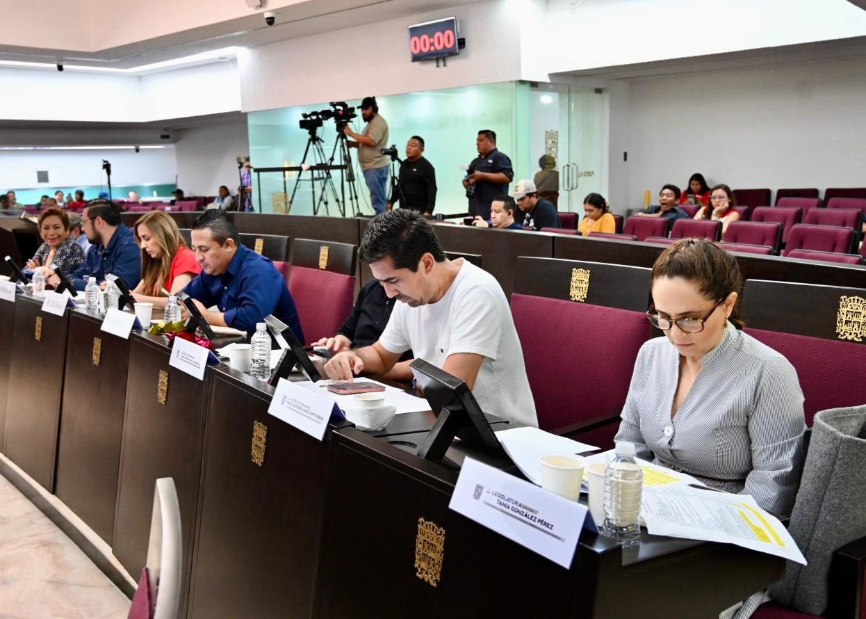 Diputados de Campeche analizan plan de financiamiento por 20 años; oposición acusa endeudamiento del Estado