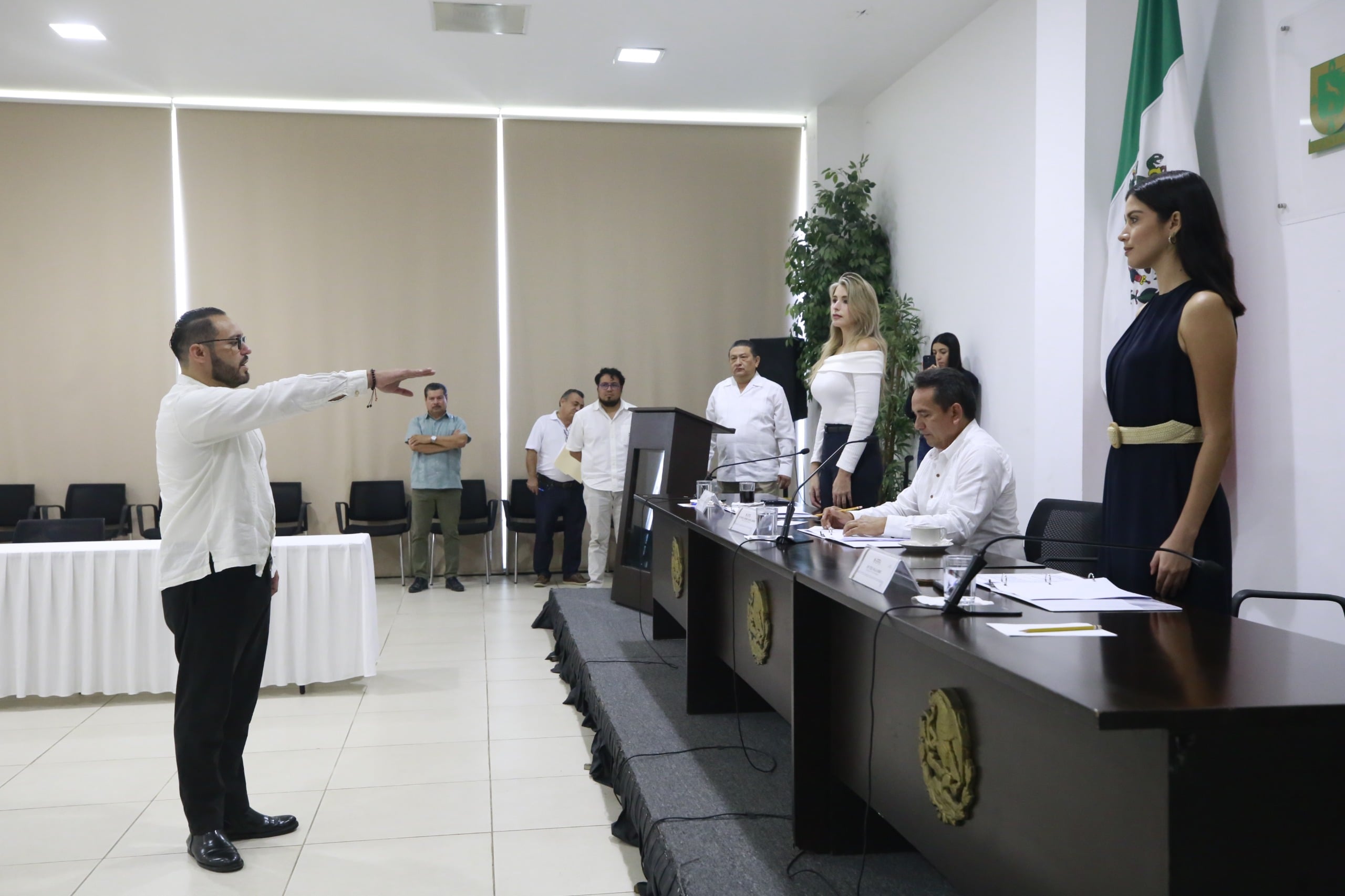 Congreso Yucatán tomó compromiso constitucional al licenciado Jesús Manzanilla Acevedo
