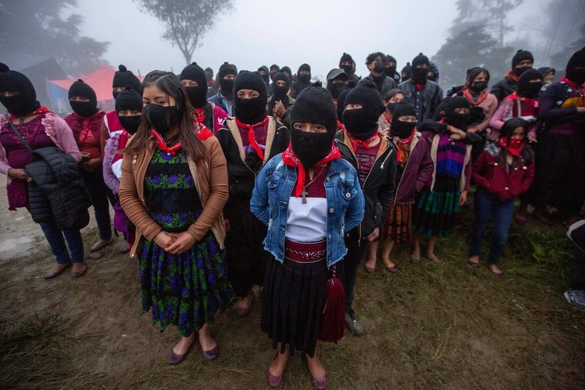 EZLN seguirá “construyendo su autonomía y rebeldía”, aseguran milicianos en aniversario