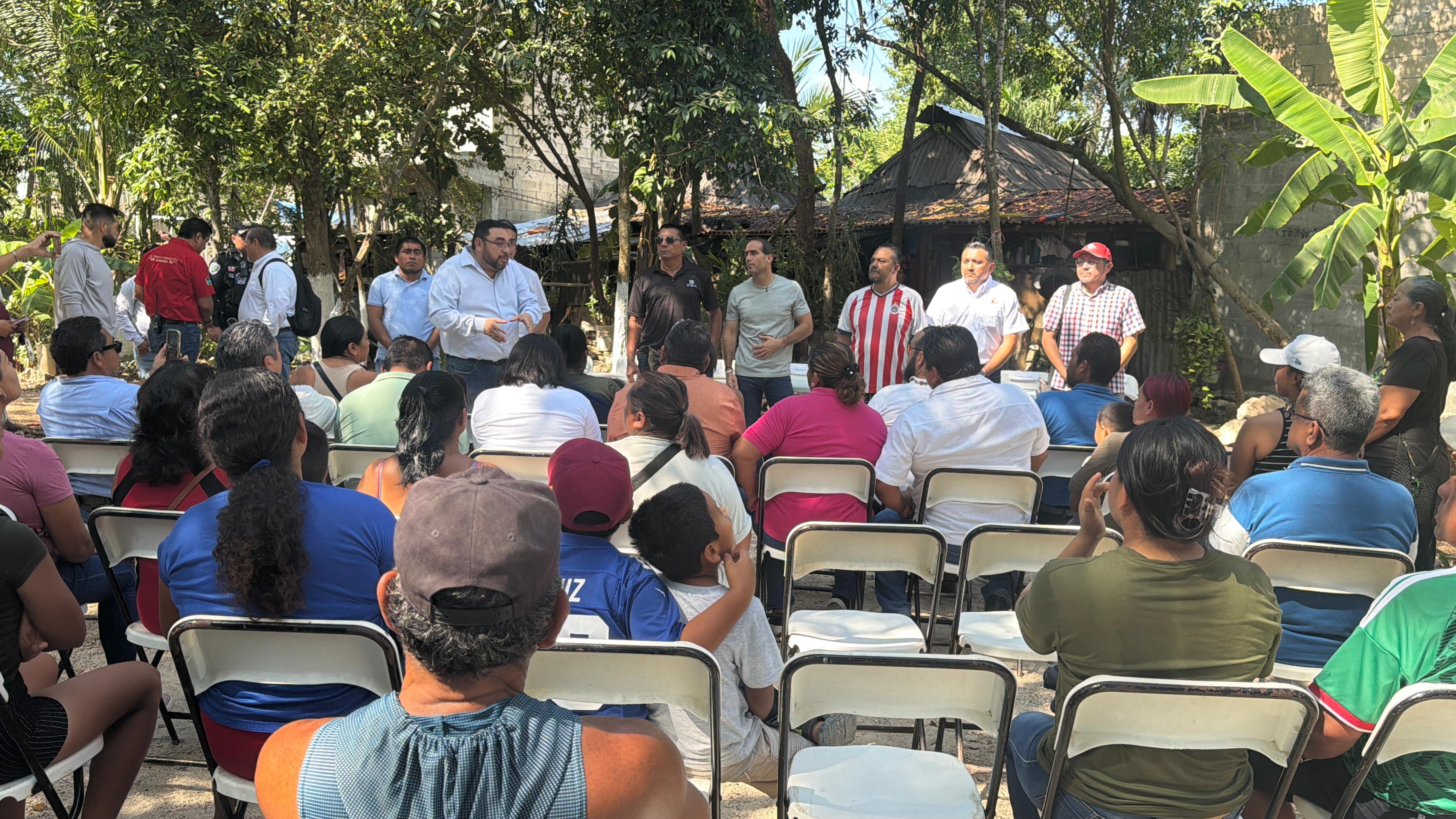 Entregan constancias de residencia a habitantes de la colonia irregular Ya’ax Balam de Tulum