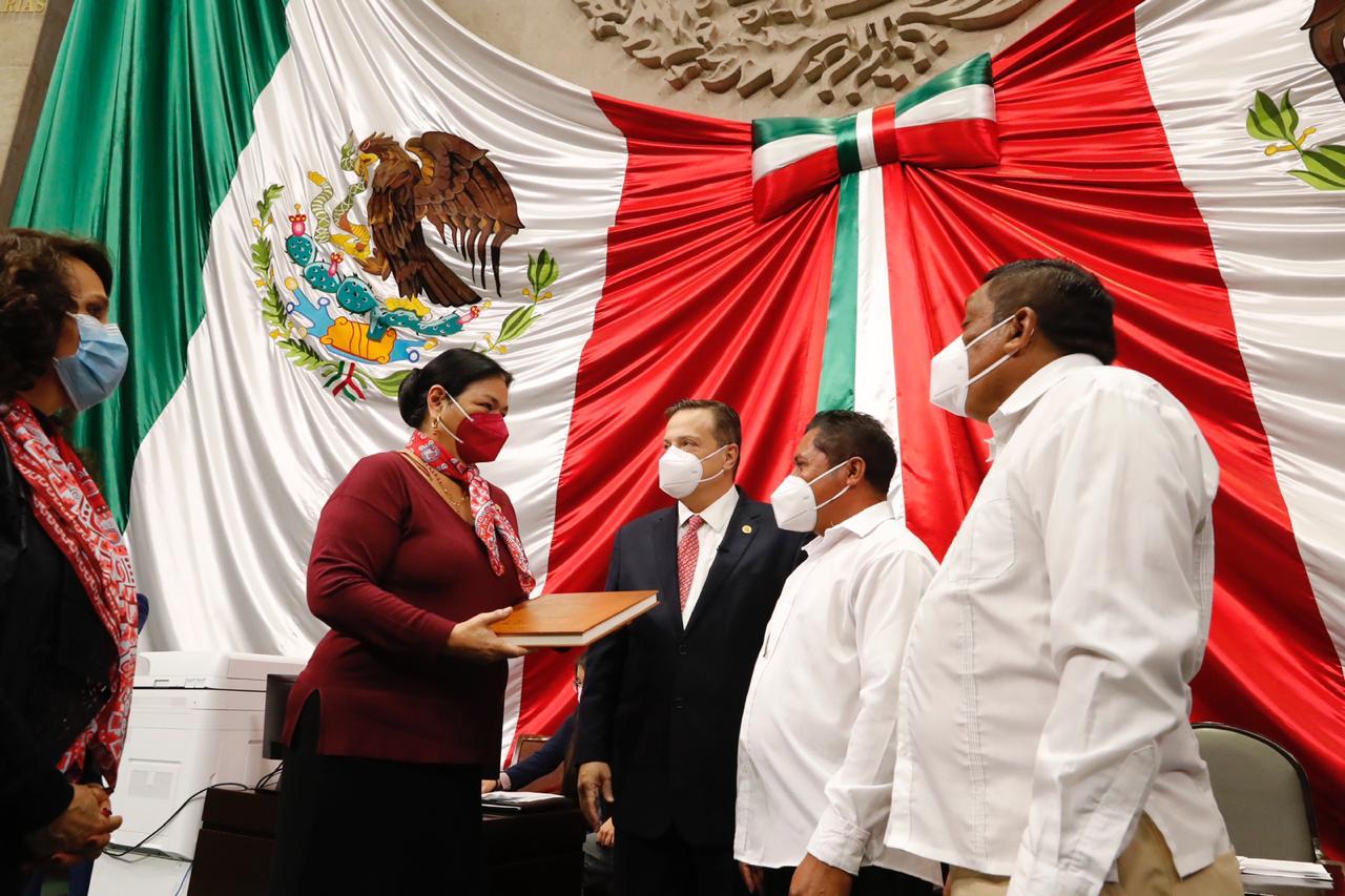 La Jornada Maya Quintana Roo La Jornada Maya Dignatarios Mayas Presentan Constituci N