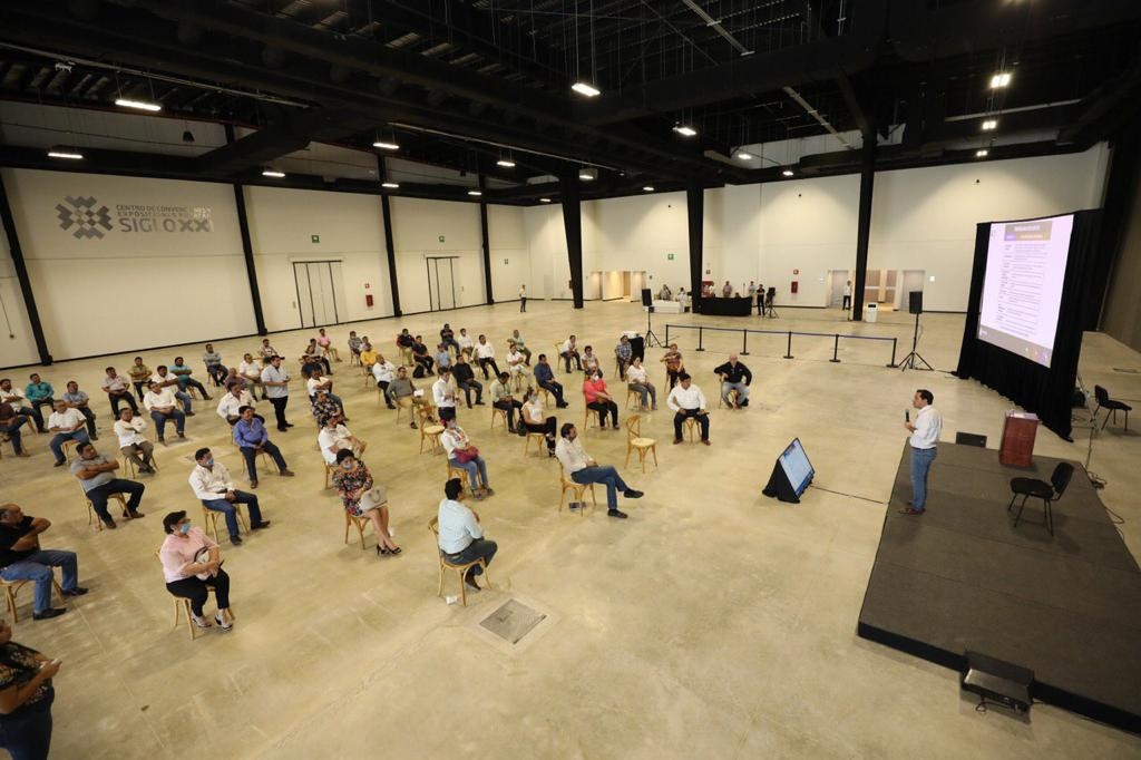 Presenta Vila Dosal Plan de Contingencia ante alcaldes de los 106 municipios