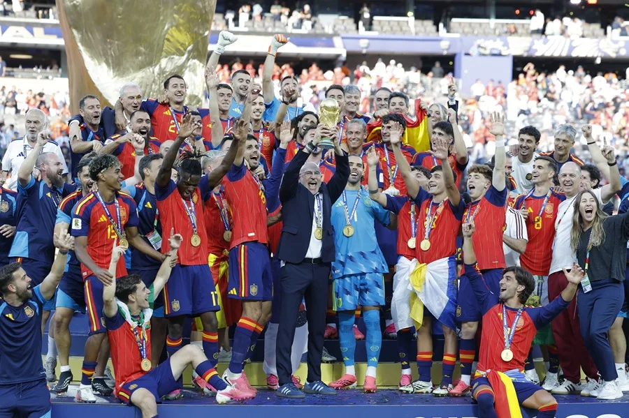 España, primer país en la historia que es campeón del mundo en mujeres y hombres a la vez