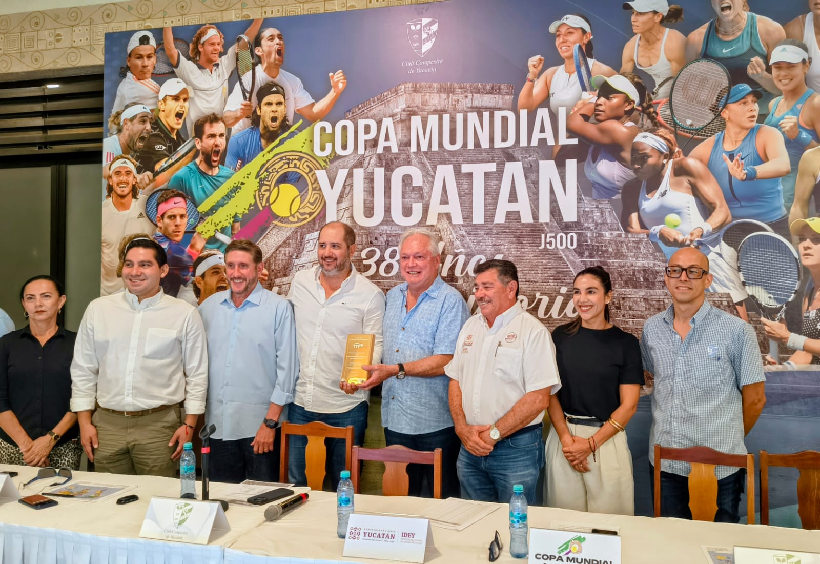 Reconoce la Federación Internacional de Tenis a la Copa Mundial Yucatán por sus más de 25 años de realizarse ininterrumpidamente 