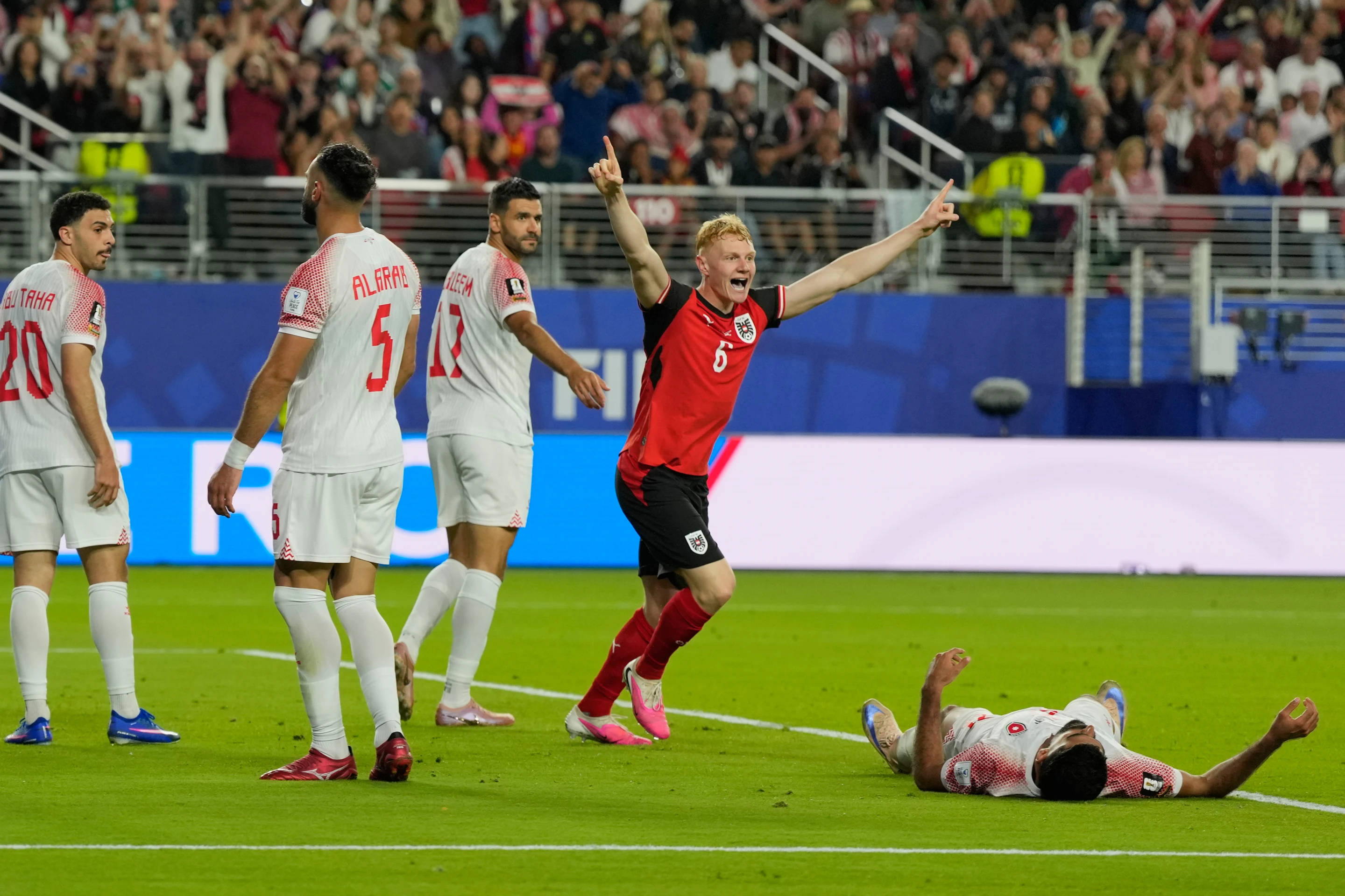 Austria vence a la debutante Jordania por 3-1, su primer triunfo en el Mundial en 36 años