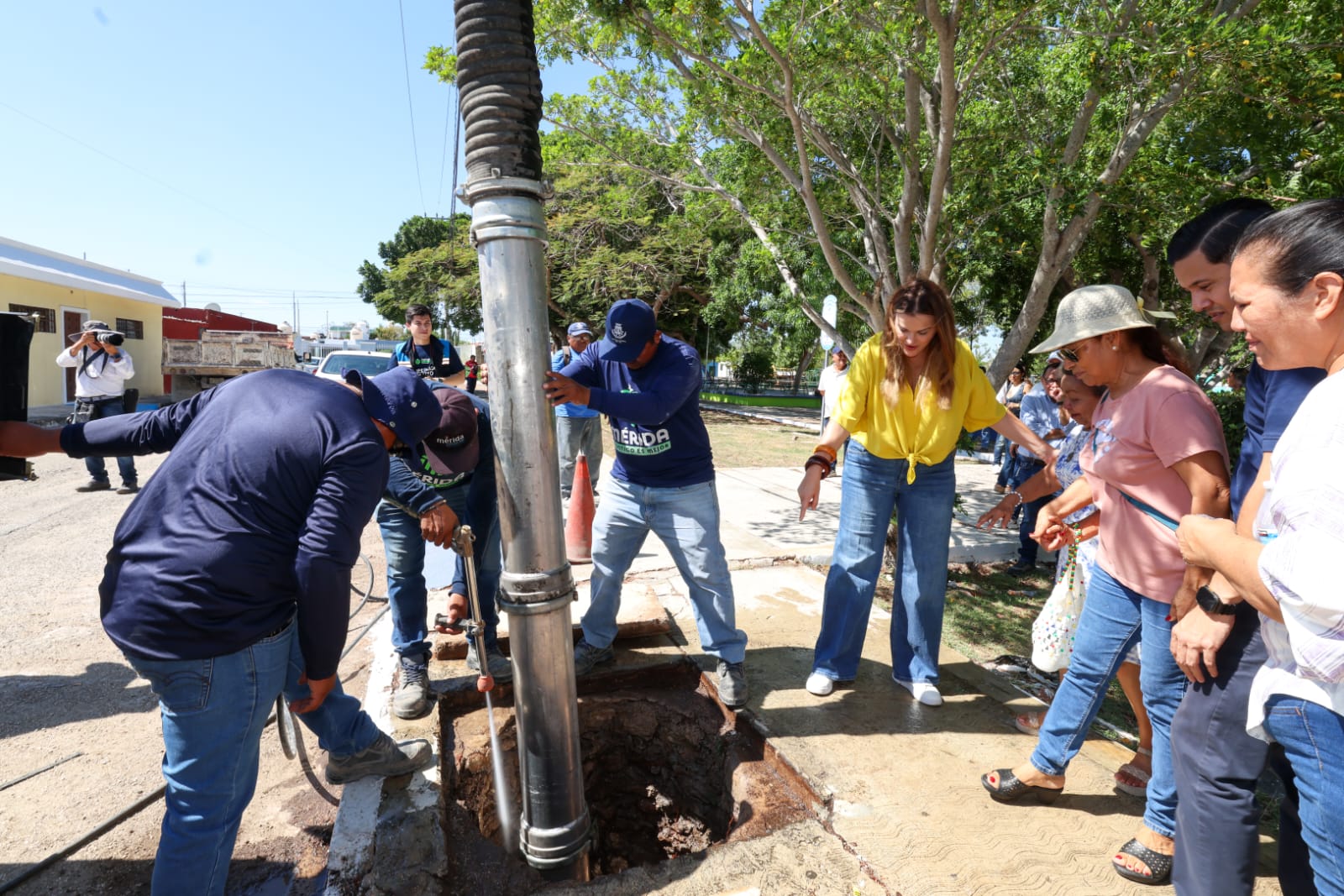 Ayuntamiento de Mérida realiza megaoperativo de servicios públicos y bacheo en Cordemex